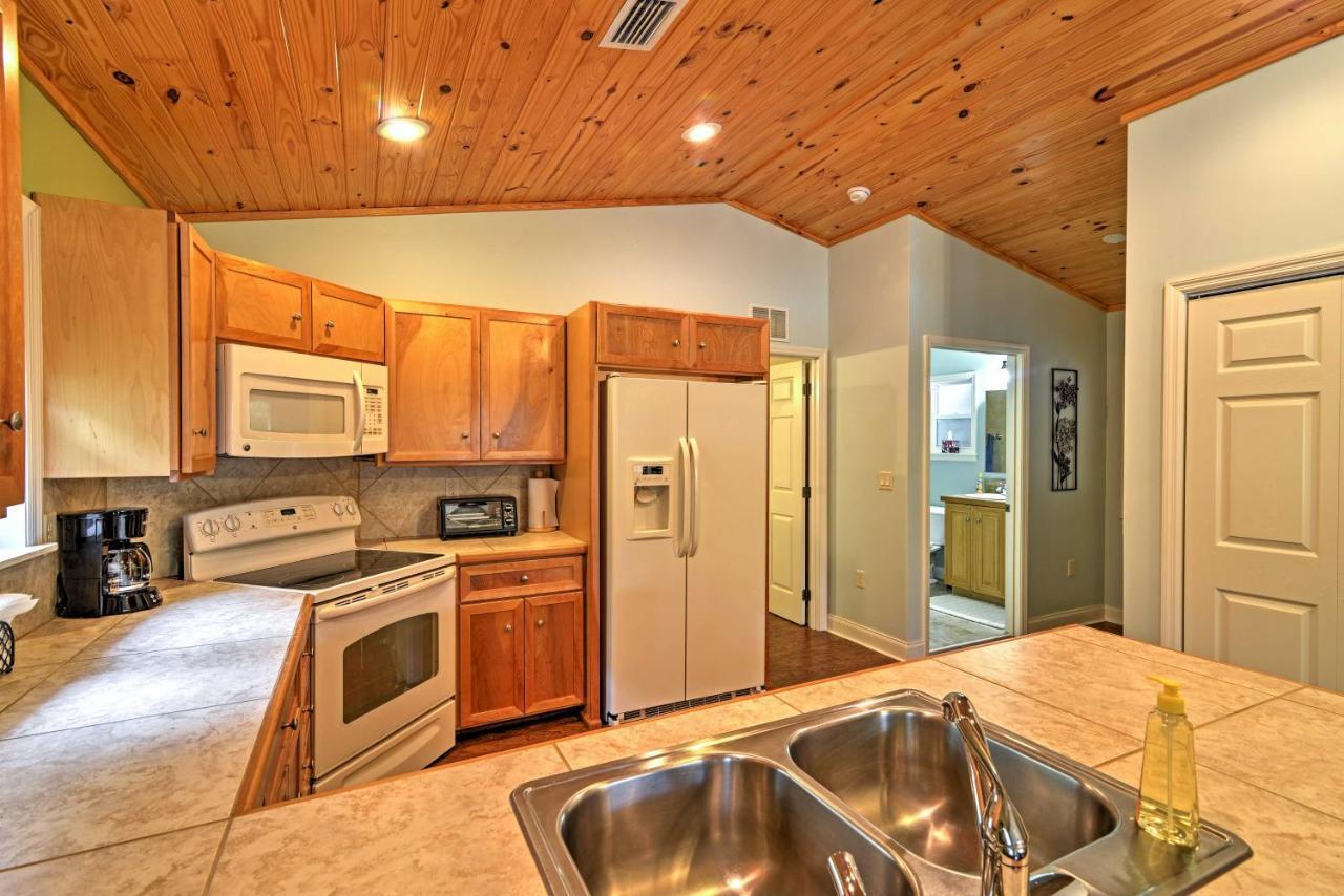 Crystal River Cottage On 1 Acre With Deck And Porch! Yankeetown Bagian luar foto