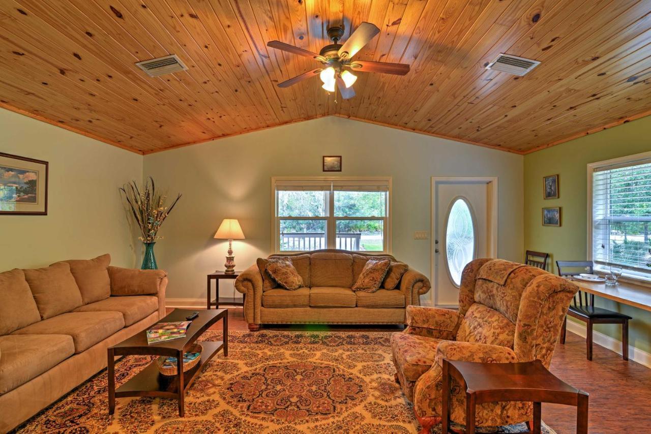 Crystal River Cottage On 1 Acre With Deck And Porch! Yankeetown Bagian luar foto