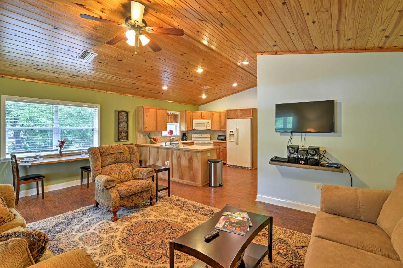 Crystal River Cottage On 1 Acre With Deck And Porch! Yankeetown Bagian luar foto