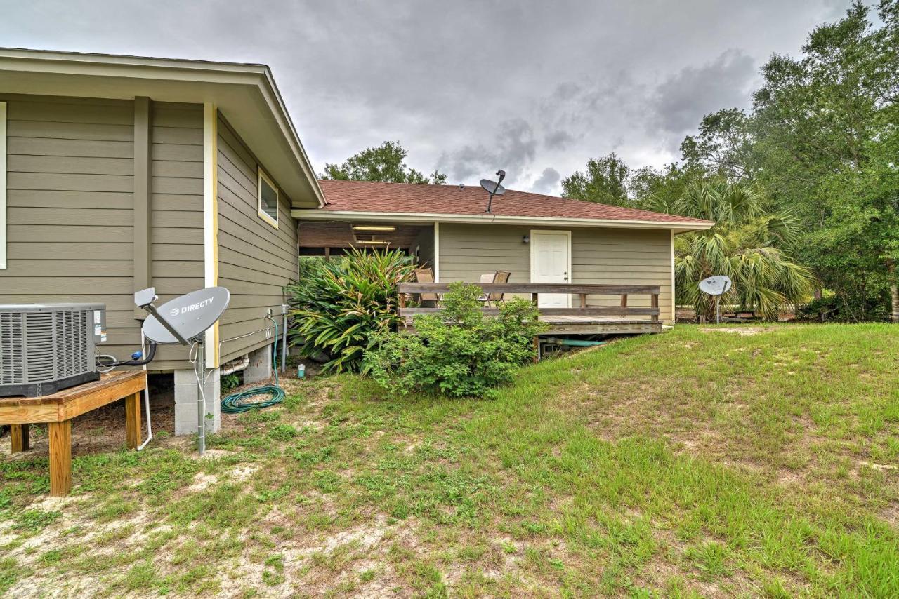 Crystal River Cottage On 1 Acre With Deck And Porch! Yankeetown Bagian luar foto