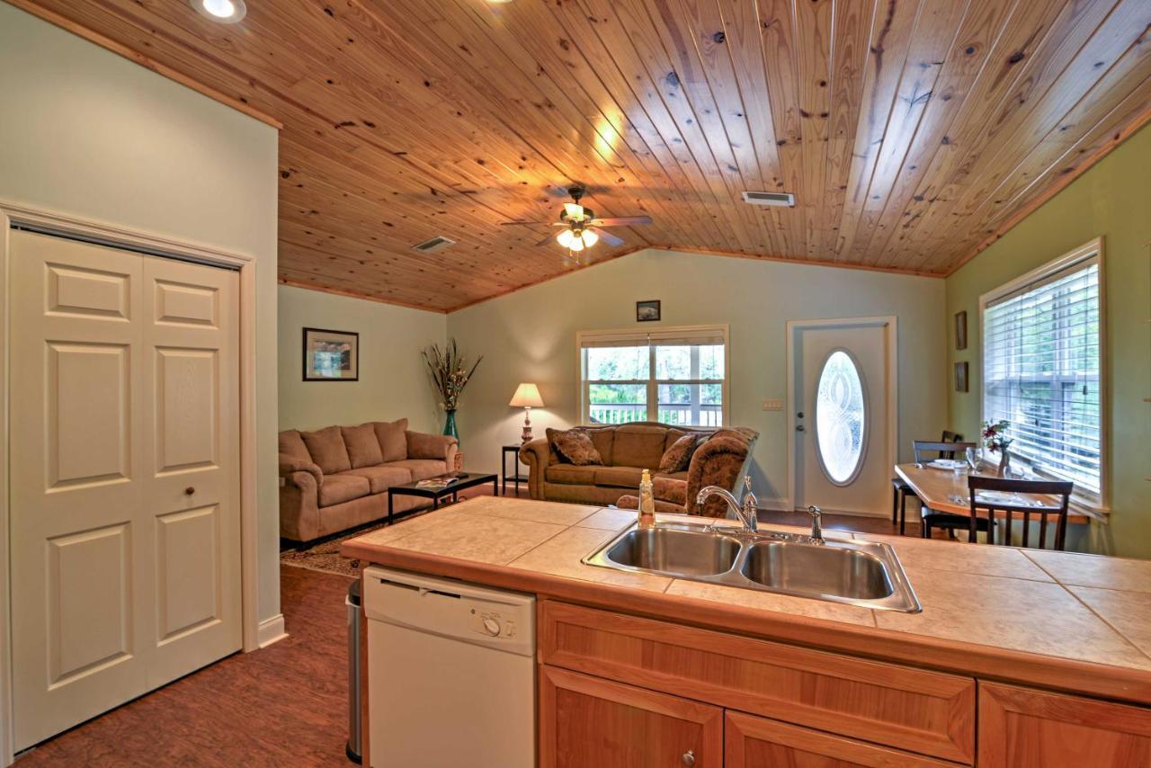 Crystal River Cottage On 1 Acre With Deck And Porch! Yankeetown Bagian luar foto