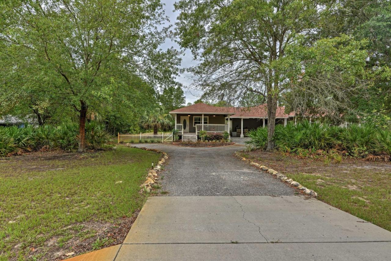 Crystal River Cottage On 1 Acre With Deck And Porch! Yankeetown Bagian luar foto
